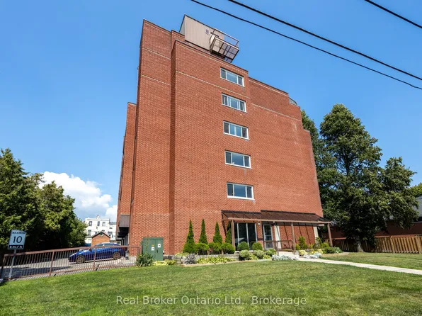 144 Queen St #504, Clarington, ON L1C 1M9