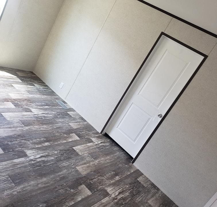 1st image of 42 Kaiden Dr
