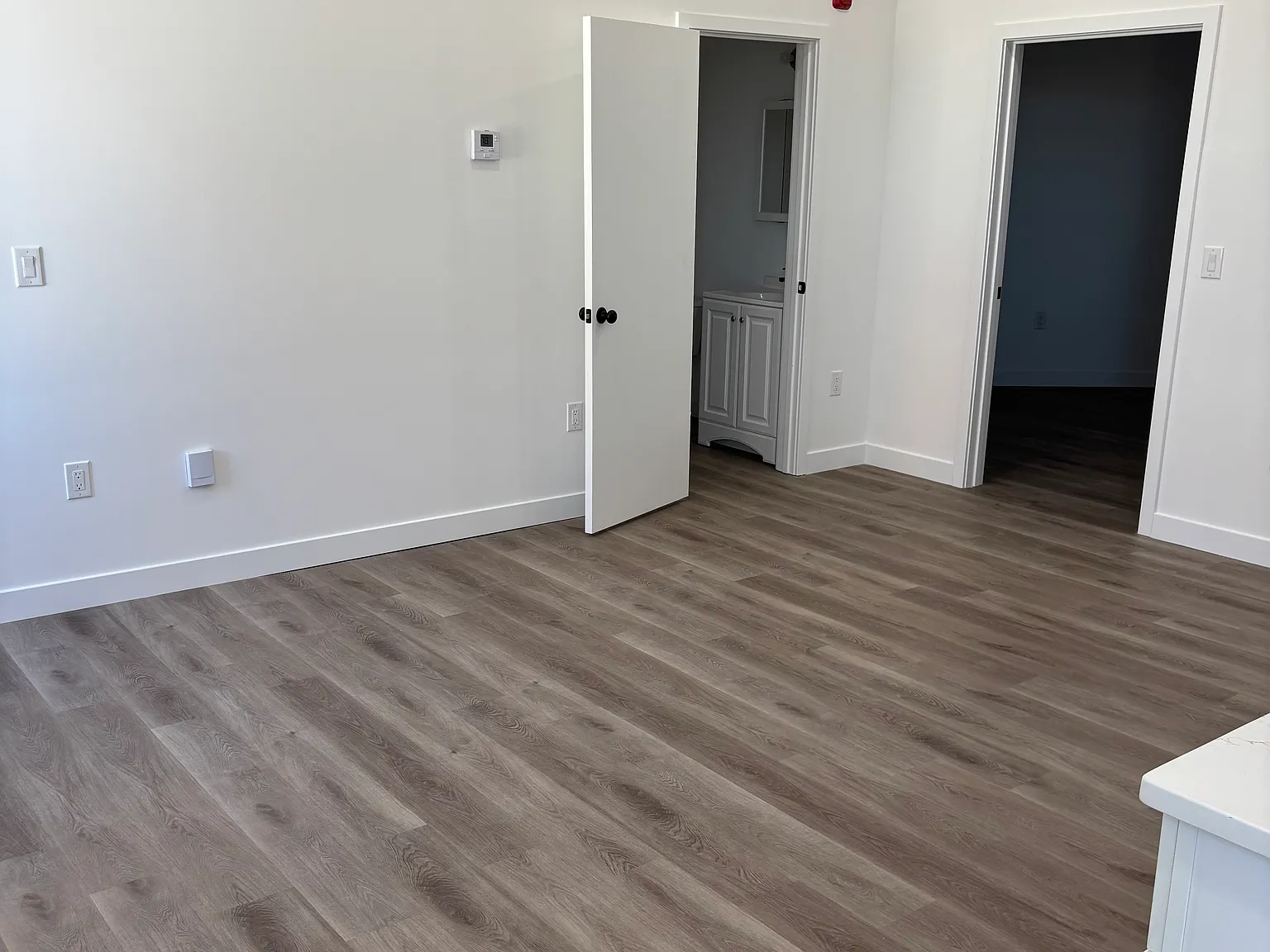 1 bed, 714 sqft, $1,990 — Photo 3