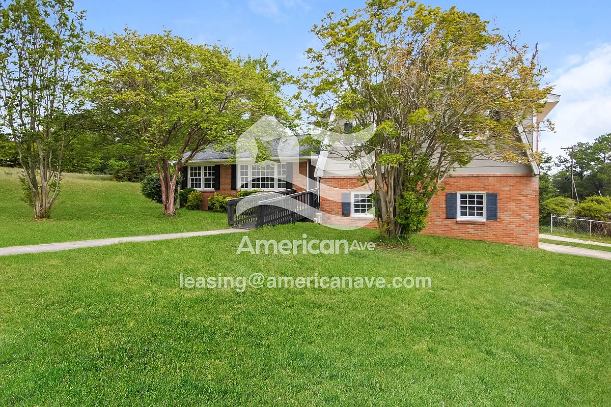 jpg - 2300 Oakcrest Rd