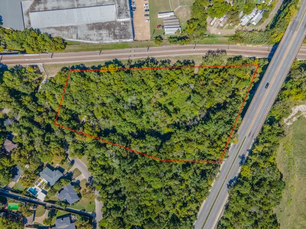 200 N Manus Dr, Dallas, TX 75224