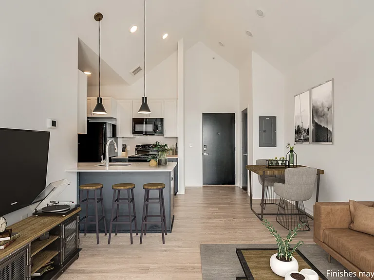 Uptown Square Apartments — Photo 16
