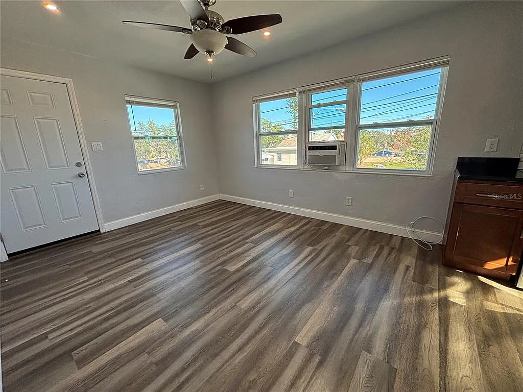 1 bed, 1.0 bath, 400 sqft, $1,250 — Photo 3