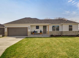 1466 E Macon St, Republic, MO 65738