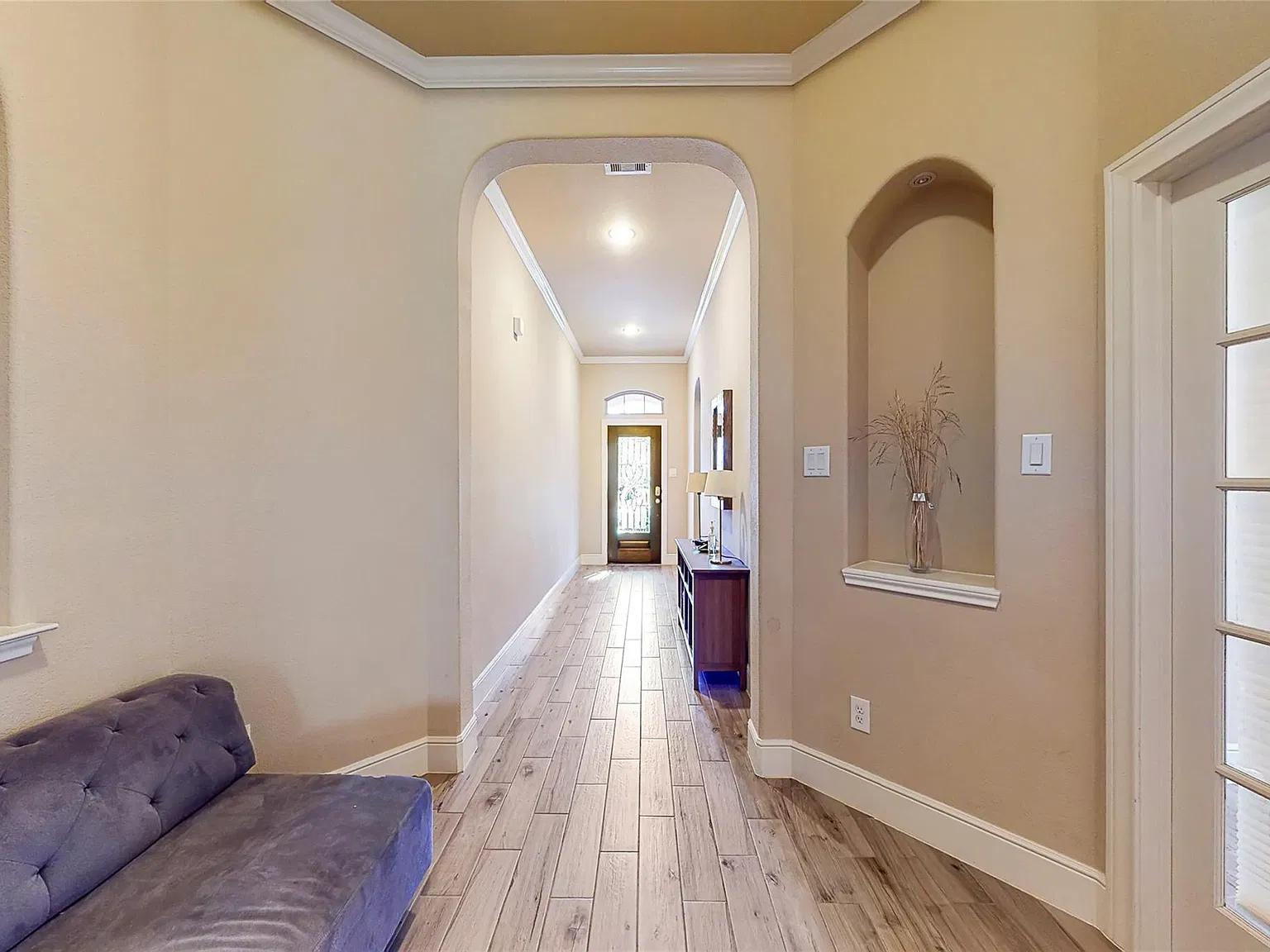 3 bed, 3.0 bath, 2680 sqft, $3,500 — Photo 4