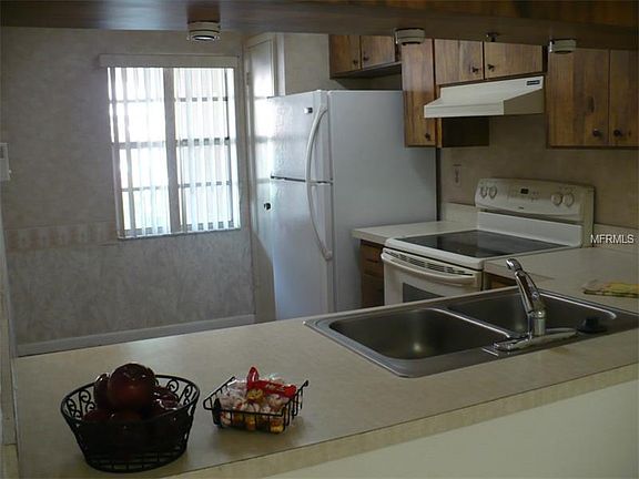 3rd image of 6415 Bonnie Bay Cir