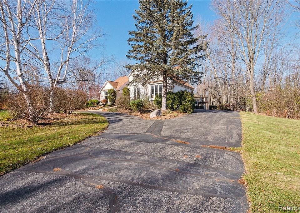 5215 Stonehenge Dr Rochester, MI Zillow