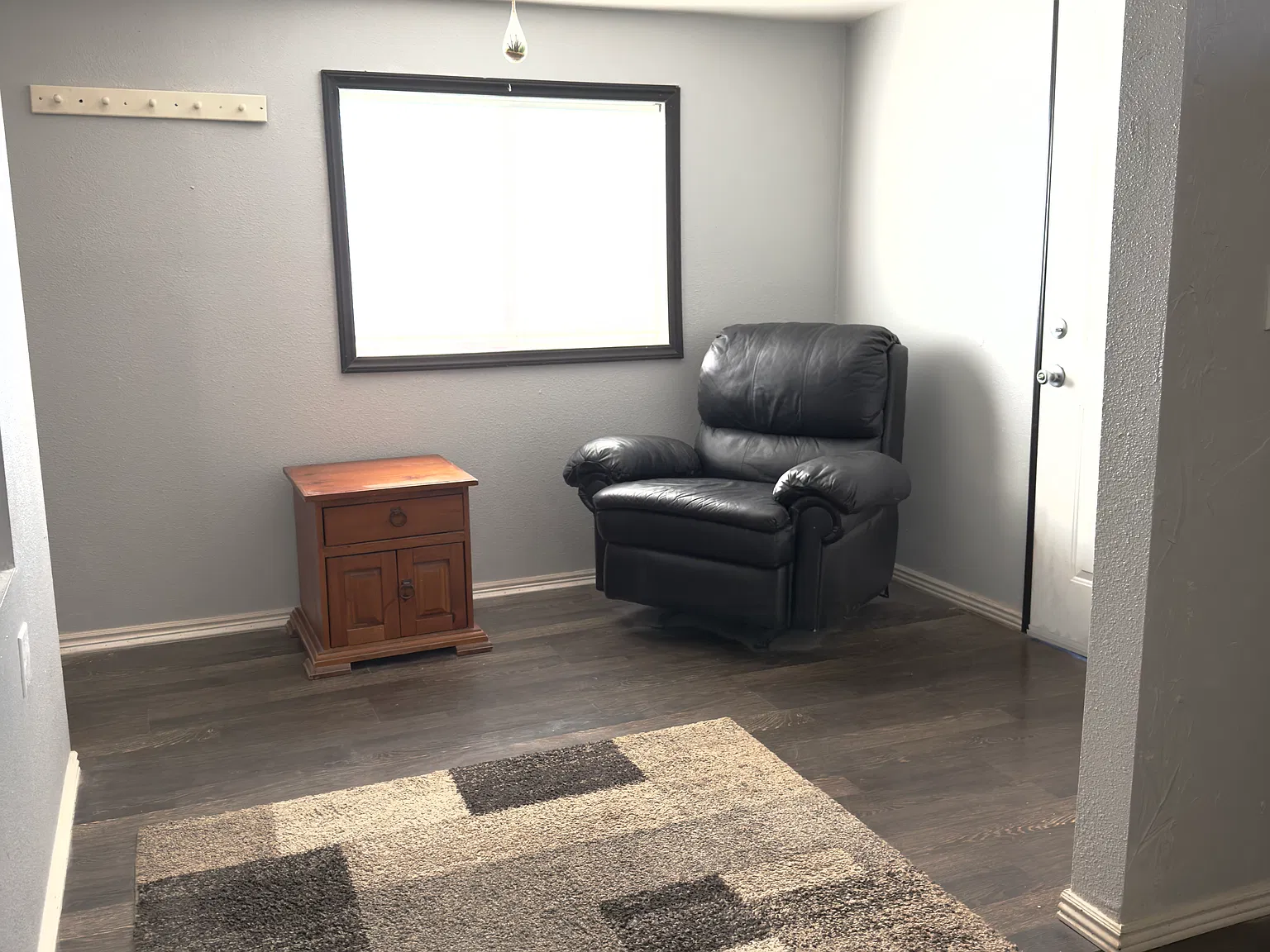 2363 N Valley Dr — Photo 2
