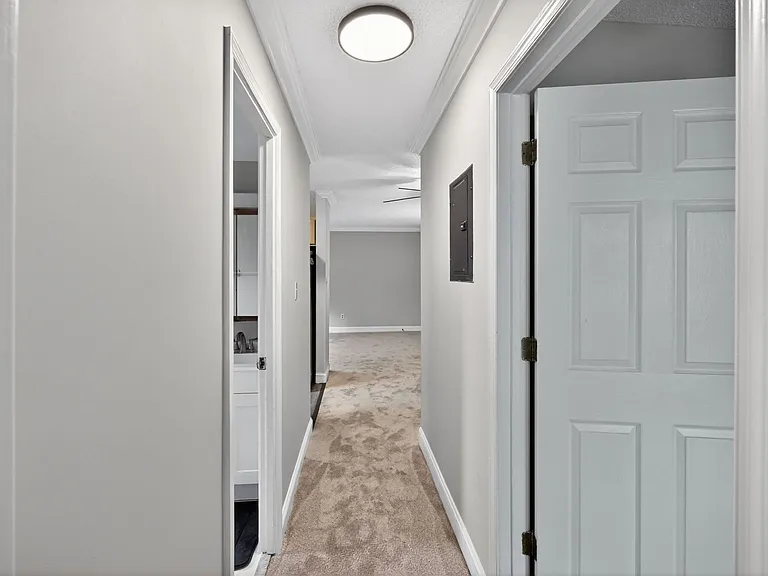 2237 Farrington Ave — Photo 7