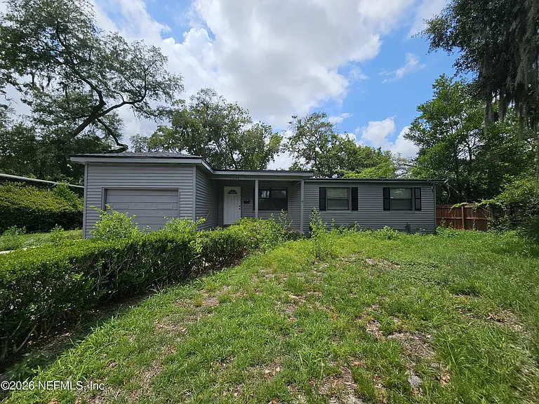 11226 Inez Dr — Photo 1
