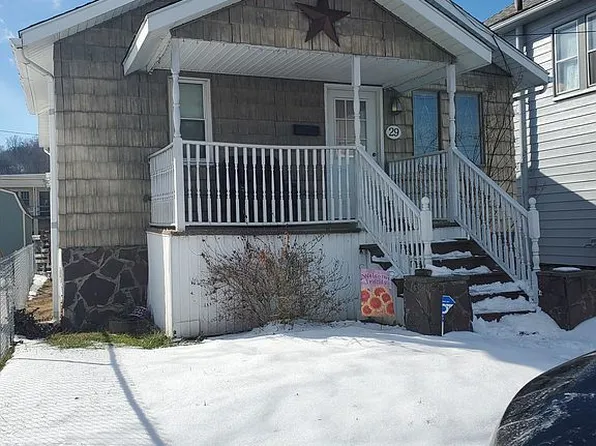 29 W 2nd Ave, Ridgeley, WV 26753