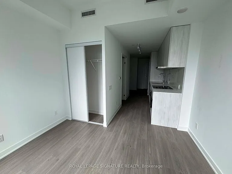 8 Wellesley St W #4608 — Photo 4