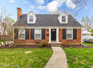 13641 Sherwood St, Oak Park, MI 48237