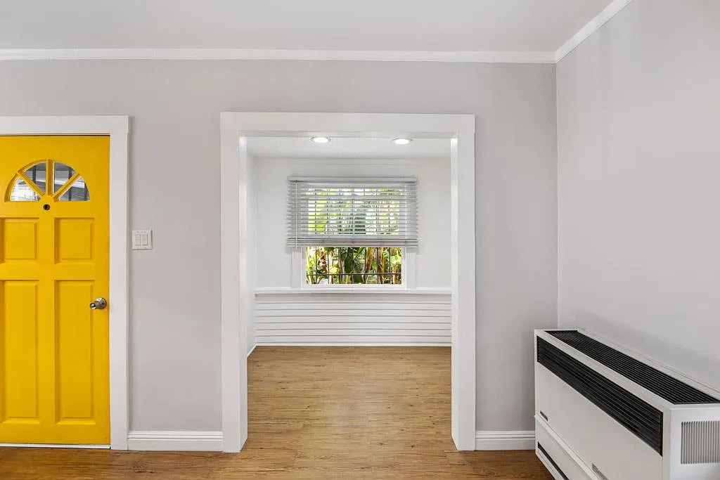 1453 W 37th Dr — Photo 4