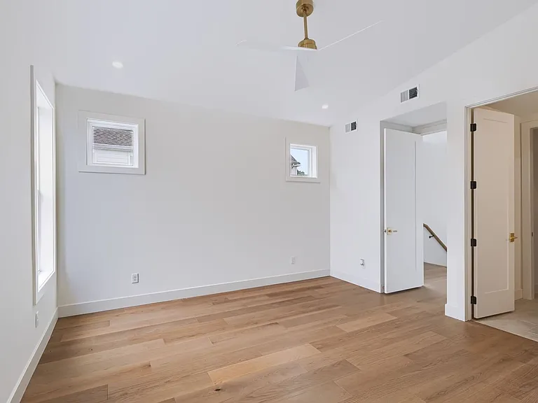 2113 Herman St — Photo 24