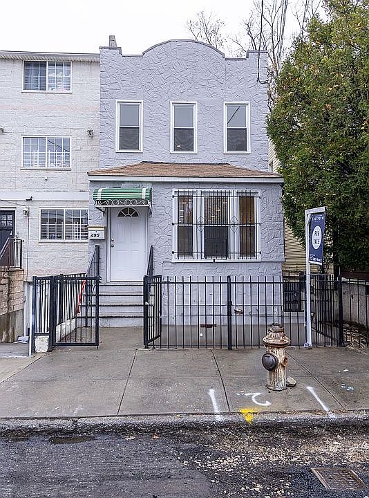 1st image of 495 Milford St Floor 1