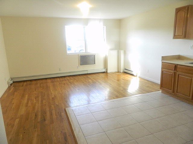 2nd image of 1814 Hone Ave #3