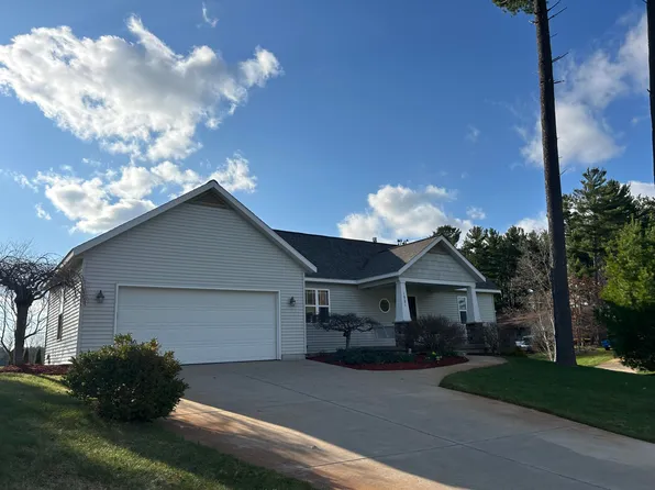 1921 Pineridge Dr, Hastings, MI 49058