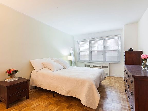 4th image of 251 E 51st St APT 2J