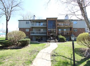 1111 E Jefferson St APT 3, Bloomington, IL 61701