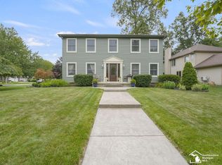 1401 Burlington Ct, Temperance, MI 48182