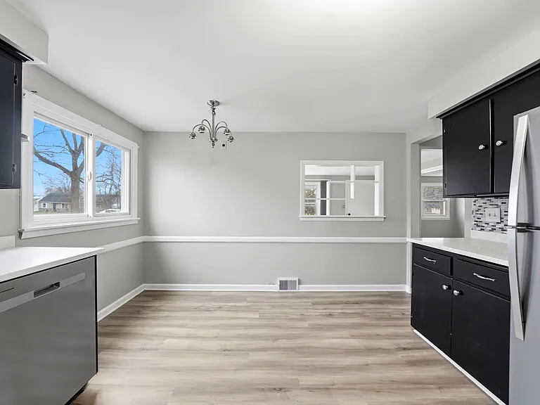 916 Klein Rd — Photo 11