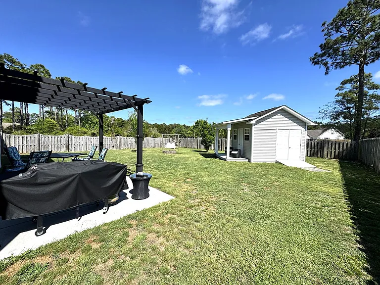418 Amaryllis Ln — Photo 32