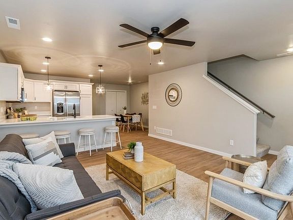 5th image of 2249 Saint Andrews Dr