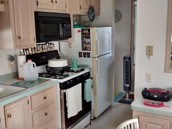 2nd image of 5770 Linden Ct