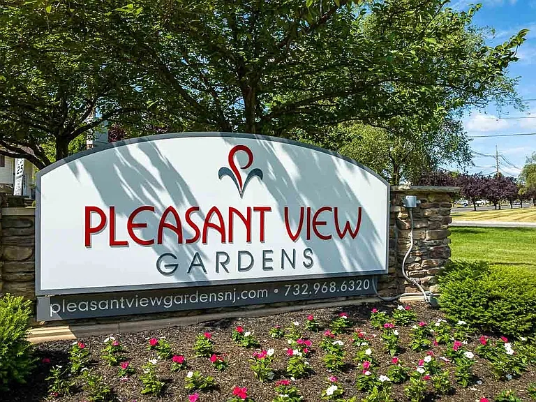 Pleasant View Gardens — Photo 30