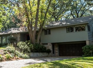 209 Ardmore Dr, Golden Valley, MN 55422