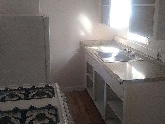 4th image of 1101 Sierra Blvd