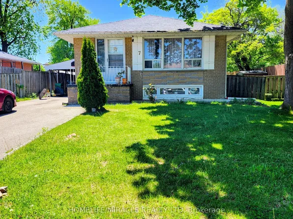 7 McClure Ave, Brampton, ON L6X 2E2