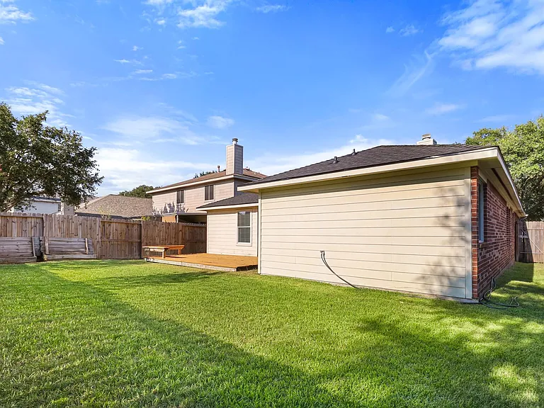 14615 Rochelle Ct — Photo 27