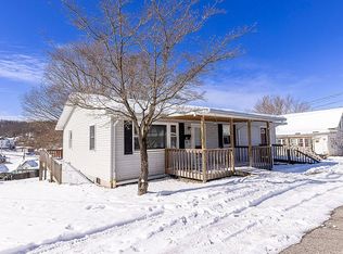 65 New York Ave, West Union, WV 26456
