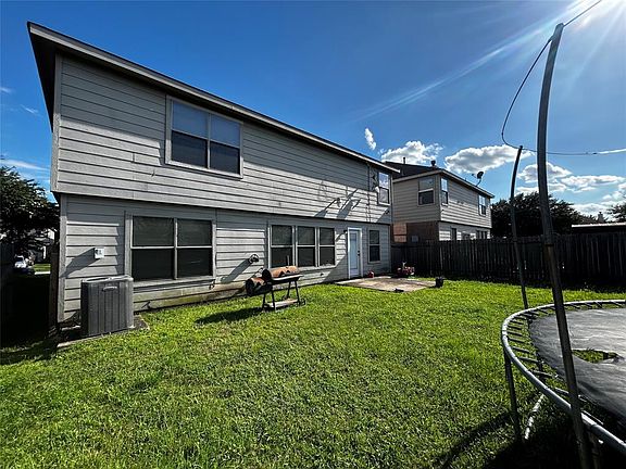 4th image of 507 Remington Chase Court