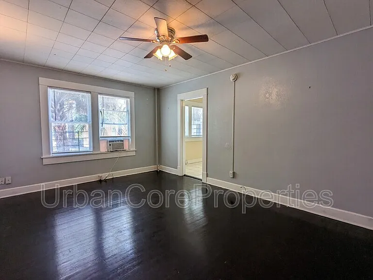249 4th Ave N #4 — Photo 7