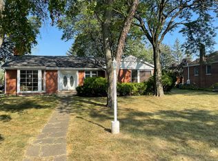 4N261 Pine Grove Ave, Bensenville, IL 60106