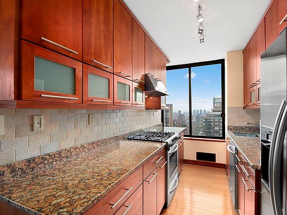 2nd image of 300 E 93rd St APT 34B
