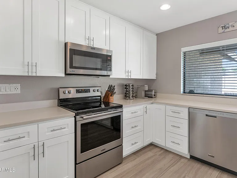 8108 E Morgan Trl — Photo 8