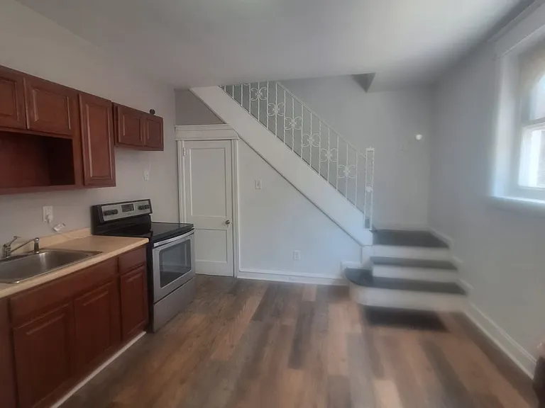 1306 Main St #3 — Photo 5