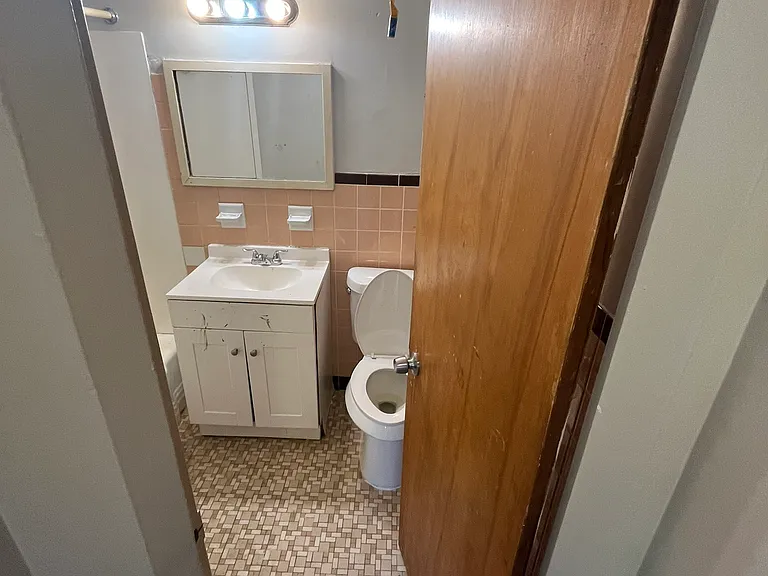 17731 Lakeshore Blvd #5 — Photo 7