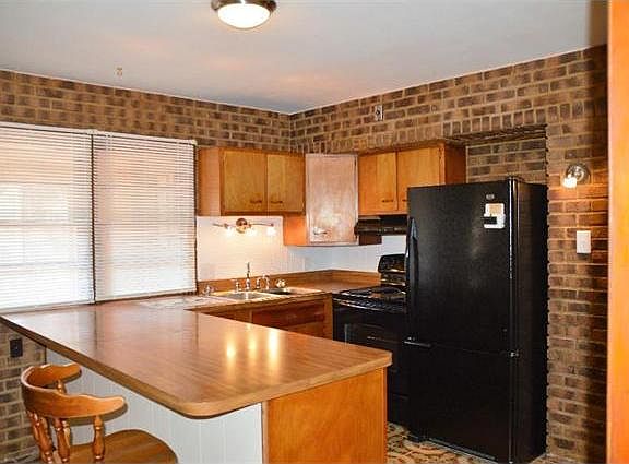 5th image of 1235 Saint Joan Dr