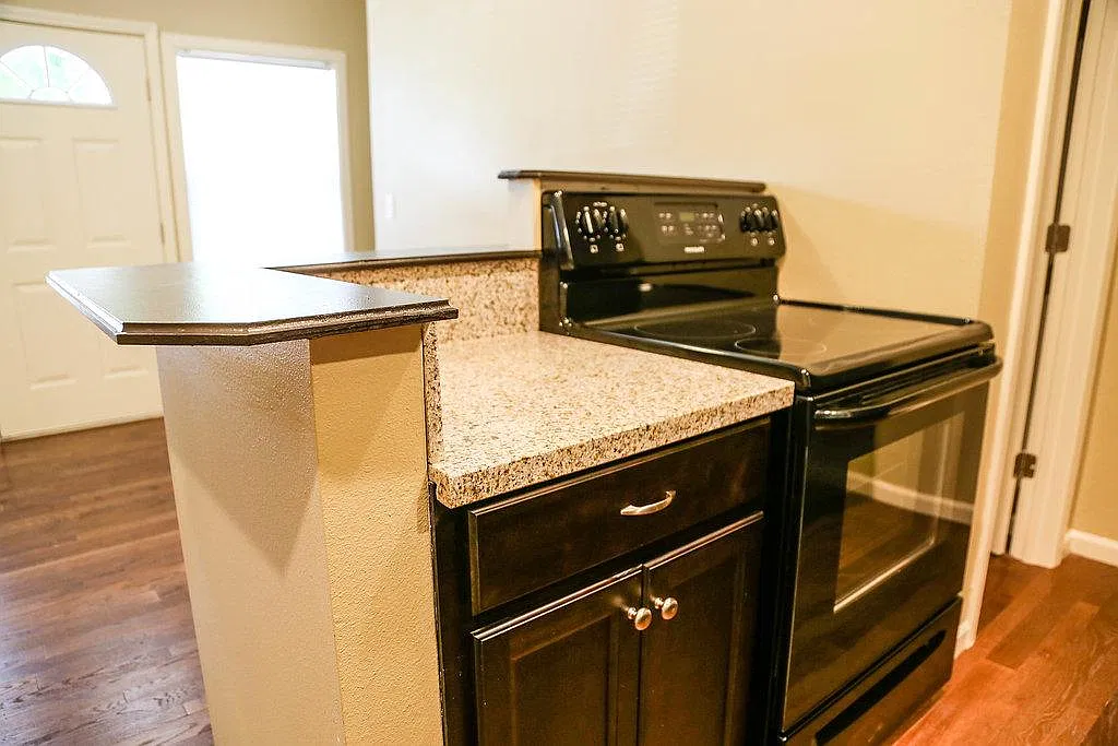 2 bed, 1200 sqft, $970 — Photo 4
