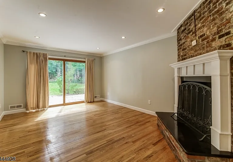 62 Candlewood Dr — Photo 9