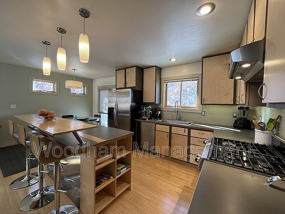 5th image of 321 N 22nd Ave