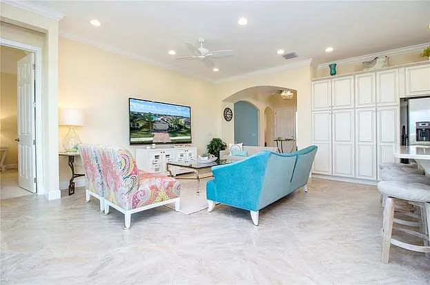 416 Castle Pines Ln — Photo 37