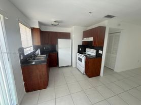 1453 SW 3rd St, Miami, FL