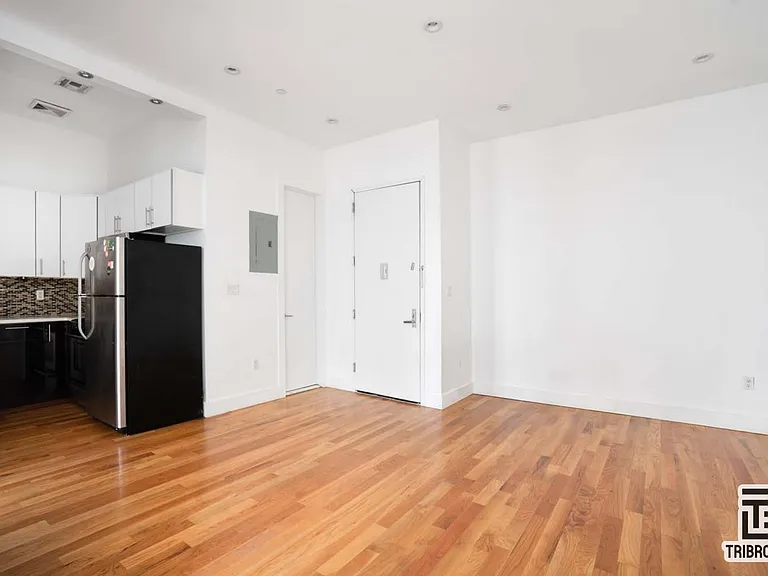 212 Crown St #3B — Photo 6