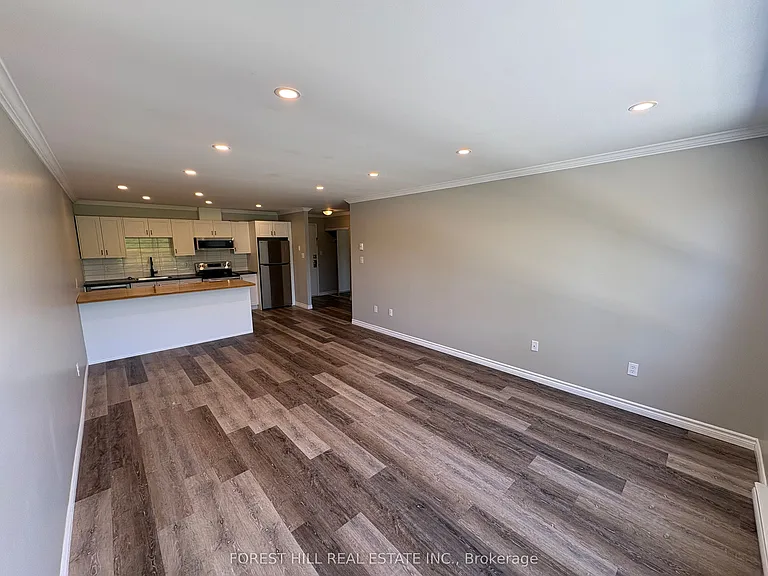 130 King St E #4 — Photo 5